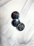Decorative metal buttons on the leg with a pattern for jackets, blazers and cardigans. Set 4 pieces