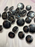 Decorative metal buttons on the leg with a pattern for jackets, blazers and cardigans. Set 4 pieces