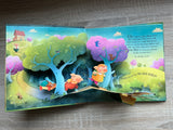Bērnu 3D grāmata angļu valodā "Trīs sivēntiņi"