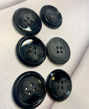 High quality lacquered black buttons with 4 holes for jackets/blazers. Set 2 pieces